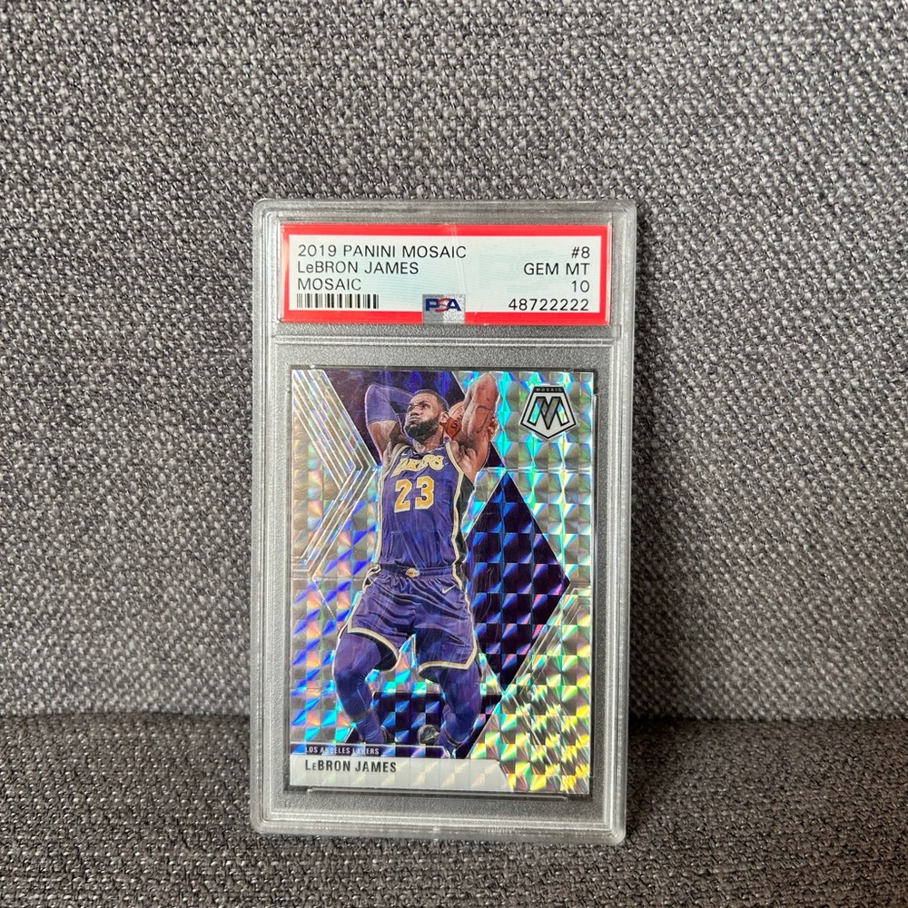 2019 Panini Mosaic - Silver Mosaic Prizm #8 LeBron James